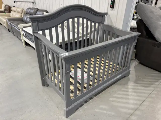 Brand new 2 in 1 crib to toddler bed - Photo 2