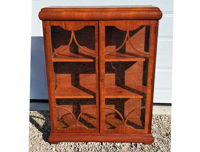 VINTAGE ART DECO CURIO ENGLISH CABINET