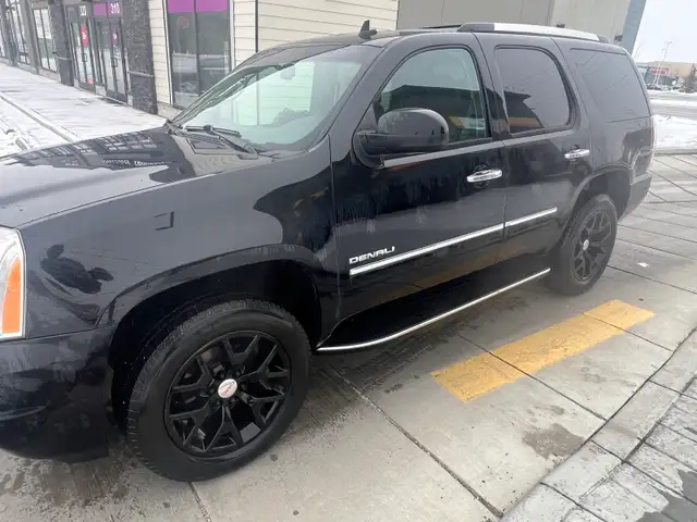 2013 GMC Yukon Denali - Photo 2