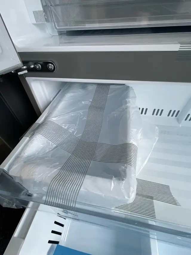 NEW 36" LG Internal Water & Ice Counter Depth Max Fridge (25 Cu. - Photo 6