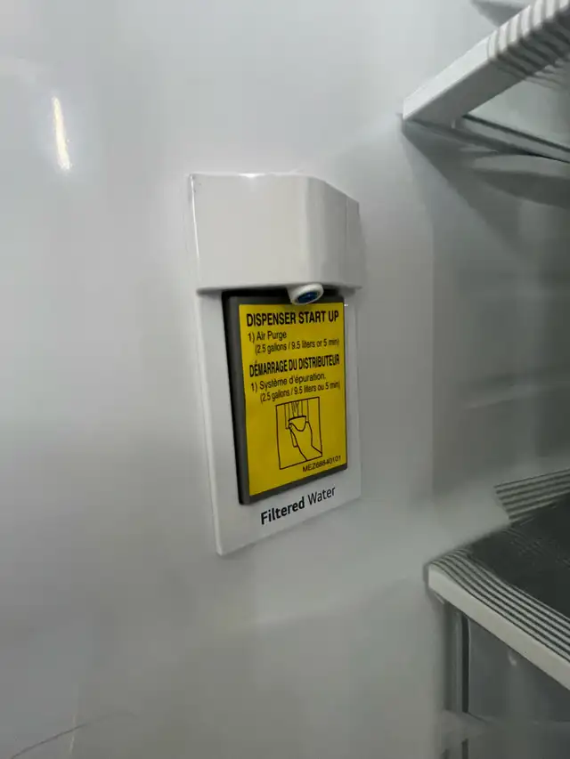 NEW 36" LG Internal Water & Ice Counter Depth Max Fridge (25 Cu. - Photo 7