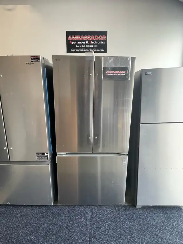 NEW 33" LG Counter Depth Max Fridge With Ice Maker (21 Cu.Ft)