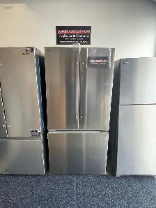 NEW 33" LG Counter Depth Max Fridge With Ice Maker (21 Cu.Ft)