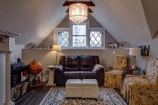 1100-sft 2-Bed Den   Parking/Laundry/AC/Water Incl (Charlton)