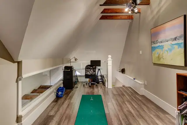 1100-sft 2-Bed Den   Parking/Laundry/AC/Water Incl (Charlton) - Photo 8