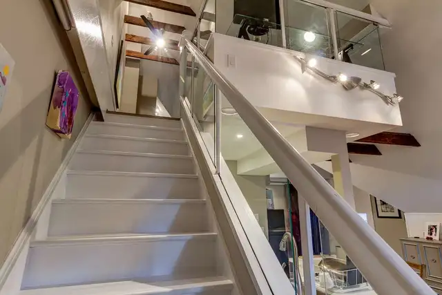 1100-sft 2-Bed Den   Parking/Laundry/AC/Water Incl (Charlton) - Photo 9