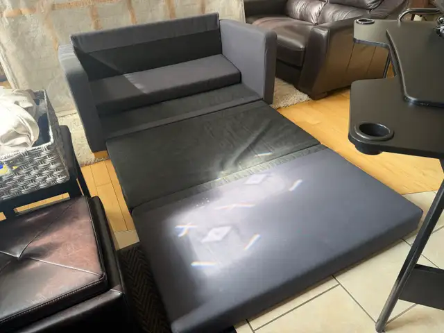 Apartment size sofa with pullout mattress…ONLY $150 - Photo 2