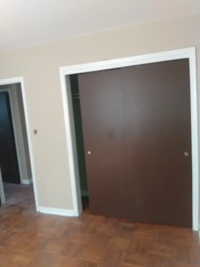 LARGE TWO-BEDROOM APARTMENT WHITBY $1900 - Photo 4