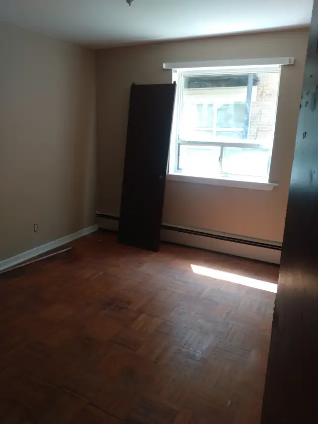 LARGE TWO-BEDROOM APARTMENT WHITBY $1900 - Photo 5