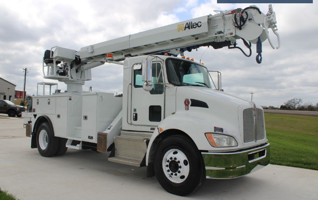 2017 Kenworth T370 Altec DC47-TR Digger Derrick - Photo 4