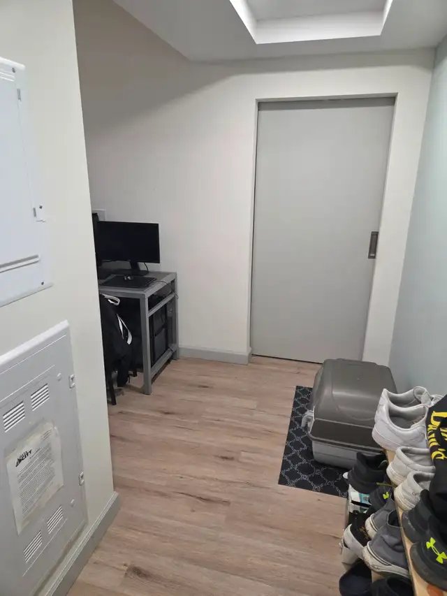 2 bedroom 1 washroom apartment in prime location of waterloo - Photo 3