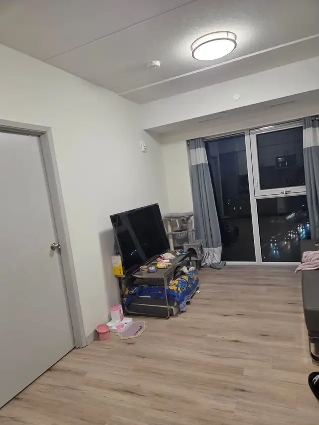 2 bedroom 1 washroom apartment in prime location of waterloo - Photo 6