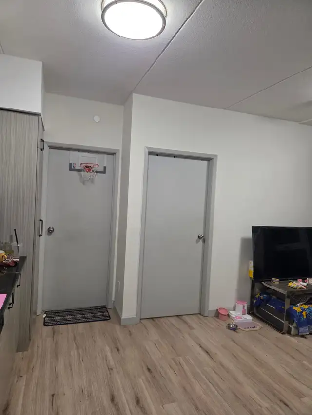 2 bedroom 1 washroom apartment in prime location of waterloo - Photo 7