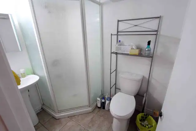 basement of the house in Yonge/Finchseparate entrance - Photo 6