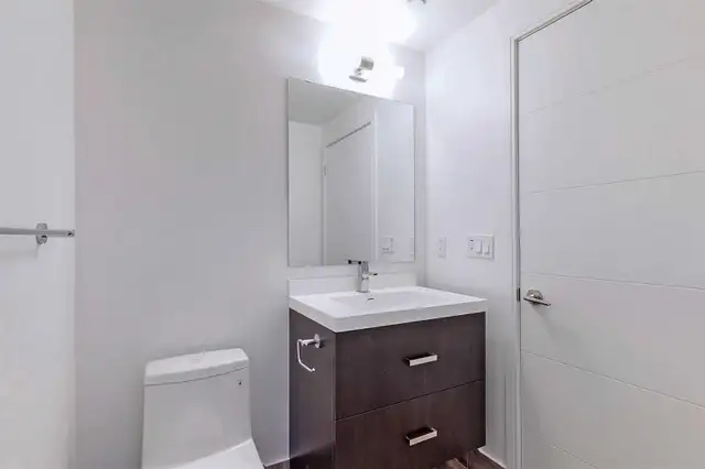 Yonge and Wellesley - One Bed One Bath - Photo 6