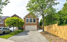 Corner Lot East-facing 4 Bed | 4 Bath-Queen & Chinguacousy