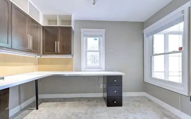 Corner Lot East-facing 4 Bed | 4 Bath-Queen & Chinguacousy - Photo 2