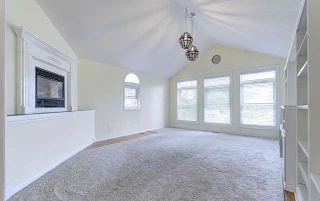 Corner Lot East-facing 4 Bed | 4 Bath-Queen & Chinguacousy - Photo 6