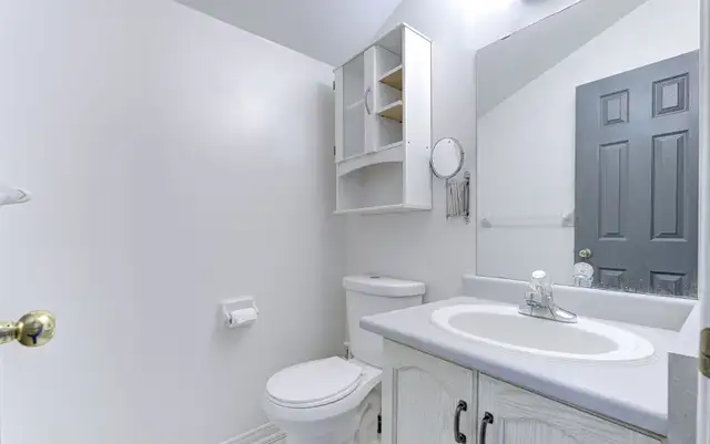 Corner Lot East-facing 4 Bed | 4 Bath-Queen & Chinguacousy - Photo 8