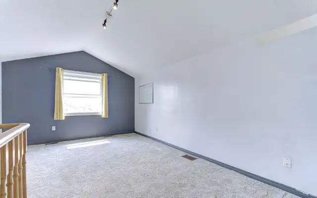 Corner Lot East-facing 4 Bed | 4 Bath-Queen & Chinguacousy - Photo 9