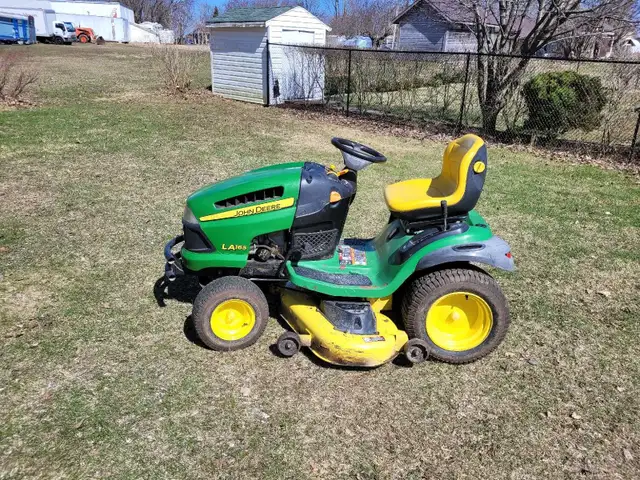 john deere lawn tractor - Photo 2