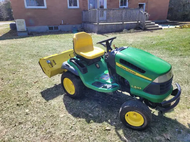 john deere lawn tractor - Photo 3