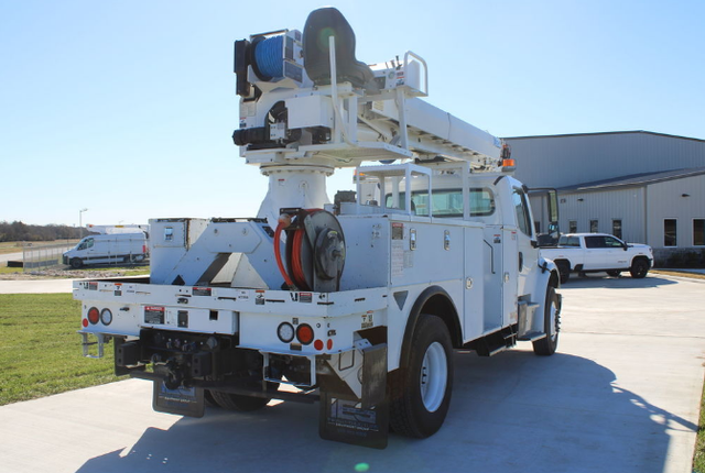 2018 Freightliner M2 Altec DC47-TR Digger Derrick - Photo 3