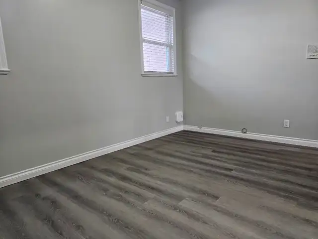 2 Bedrooms - West Richmond - Photo 6