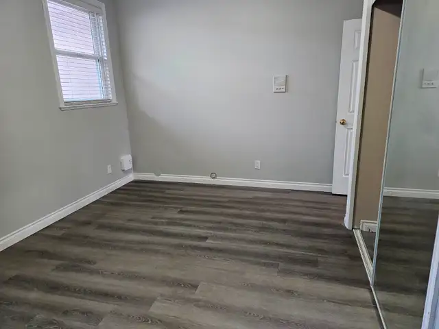 2 Bedrooms - West Richmond - Photo 8