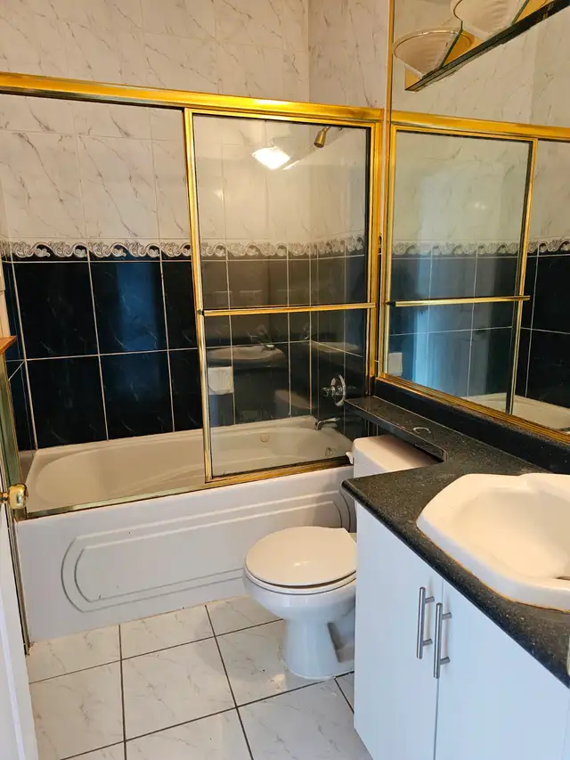 2 Bedrooms - West Richmond - Photo 10