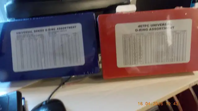 I HAVE 3 SETS OF UNIVERSAL O-RINGS  BOTH THE RED AND BLUE BOXES