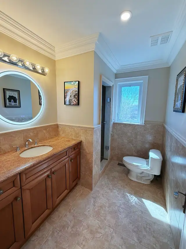 Spacious room near subway and Yorkdale for rent (Female Only) - Photo 3