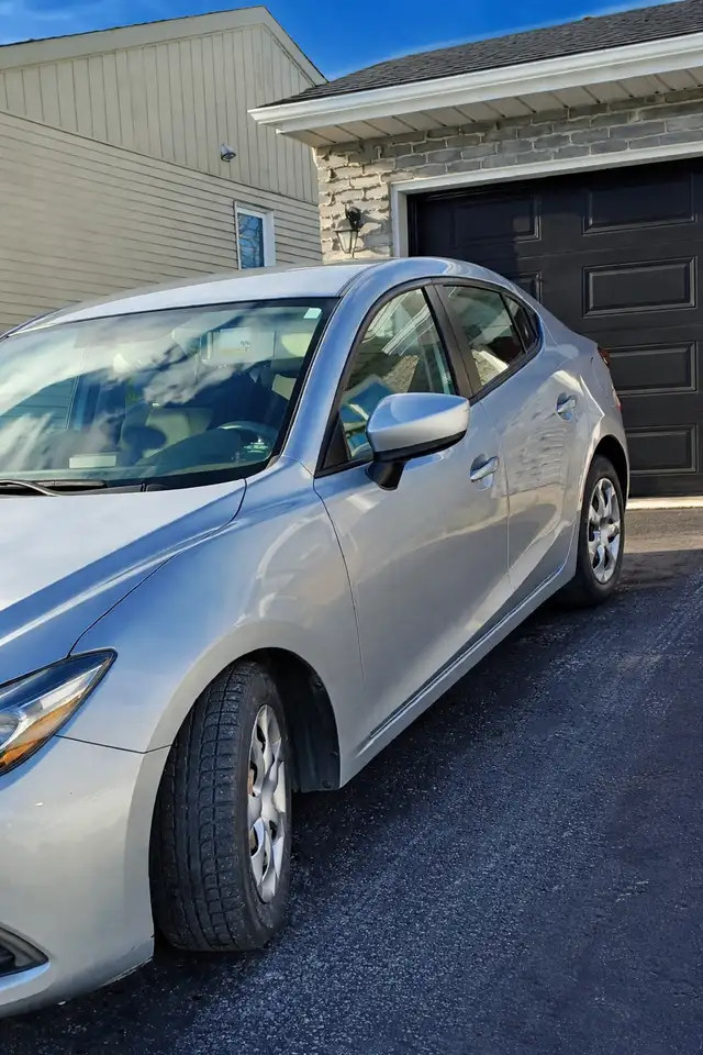 Mazda 3 , 2017, bas km, jamais accidentée - Photo 2