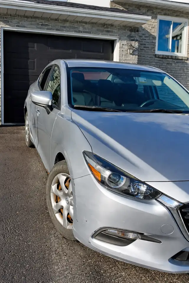 Mazda 3 , 2017, bas km, jamais accidentée - Photo 3