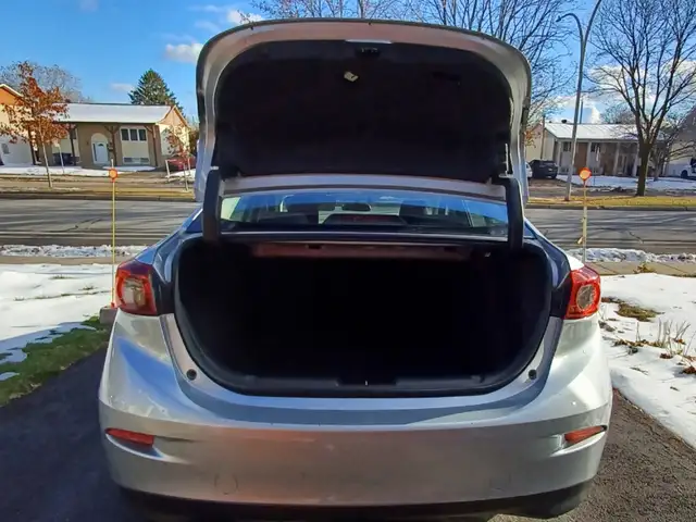 Mazda 3 , 2017, bas km, jamais accidentée - Photo 5