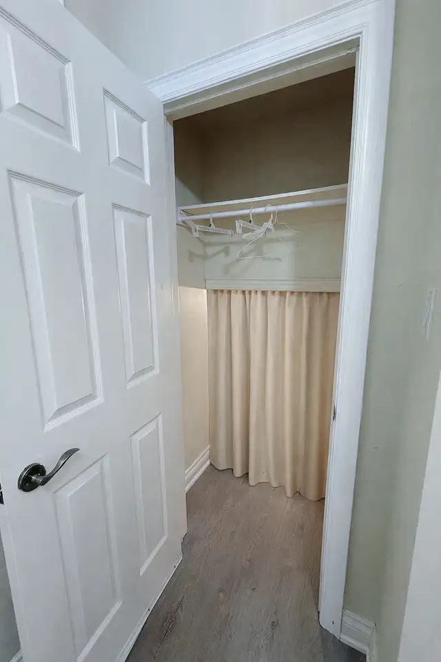 Room for rent near subway and Yorkdale (Female Only) - Photo 3