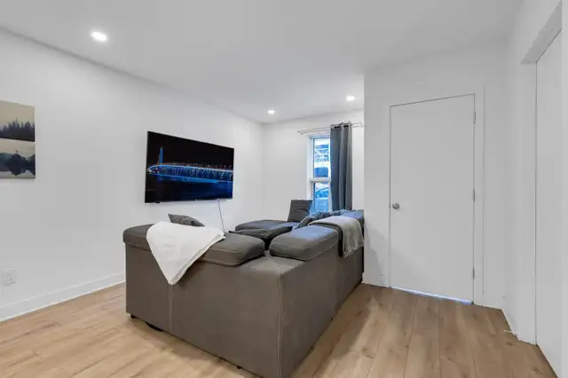 Bright Furnished Room – Metro – Parking – $850 – Short-Term Now - Photo 10