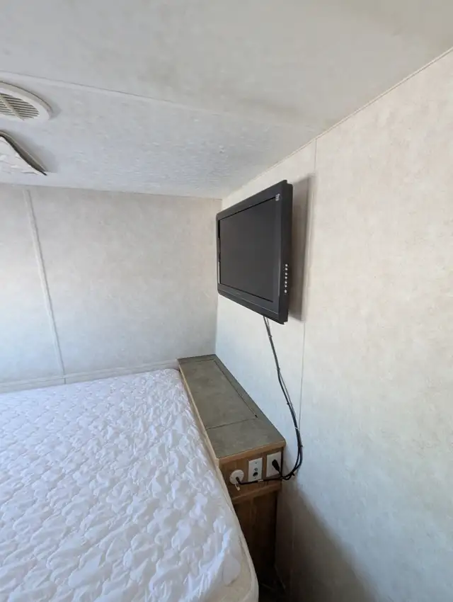 Office Trailer - Photo 7