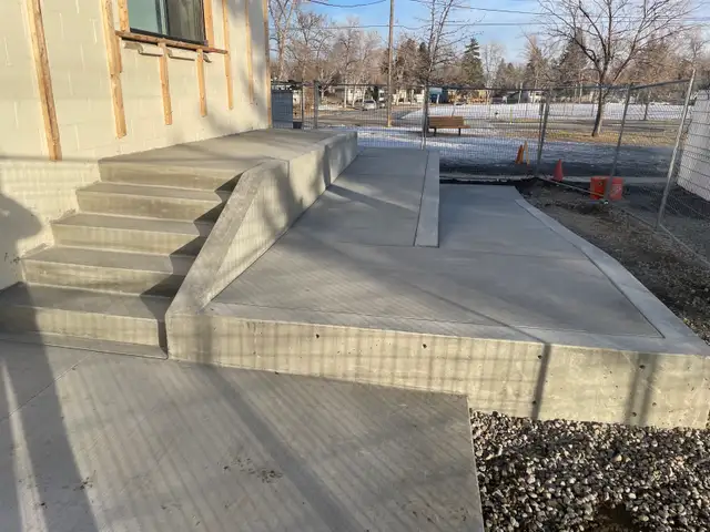 Hiring concrete finisher/ prep worker for flat work - Photo 4