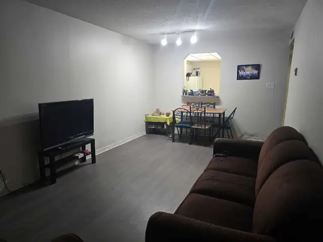 Shared room available for male - Photo 2