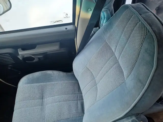 ONLY 35800km, years of trouble free camping. 27 foot motorhome - Photo 10