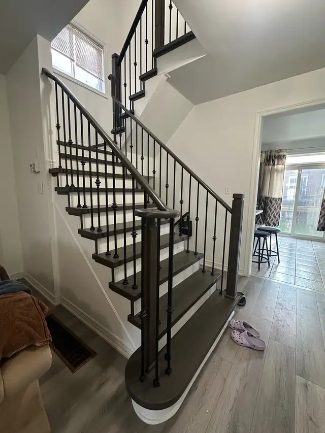 3 Bedroom House for Rent –  Near Steeles and Mavis Brampton - Photo 3