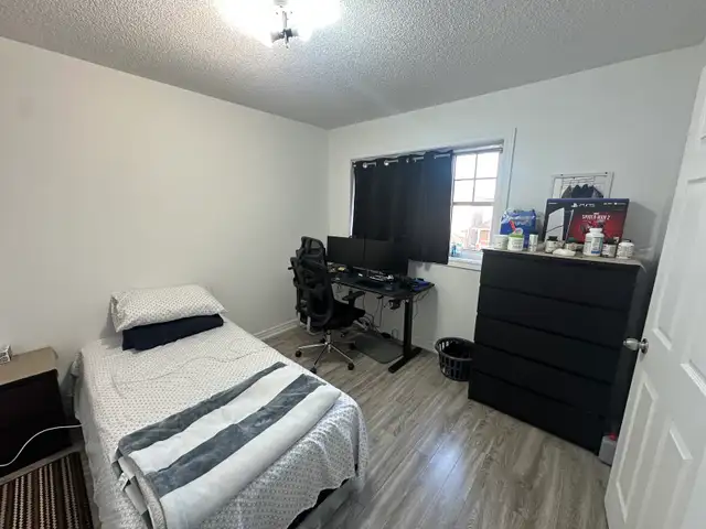 3 Bedroom House for Rent –  Near Steeles and Mavis Brampton - Photo 7