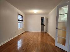 Brightand Sunny All Brick 2 Storey Family Home for rent. - Photo 5