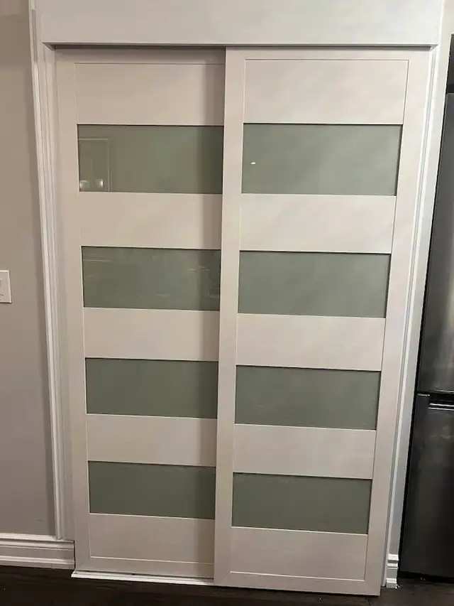 May 1st, Cozy Private Furnished Den/Room, Downtown King and John - Photo 3