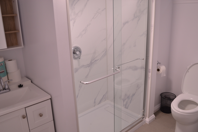 all inclusive room near Walkley x Bank - Photo 6