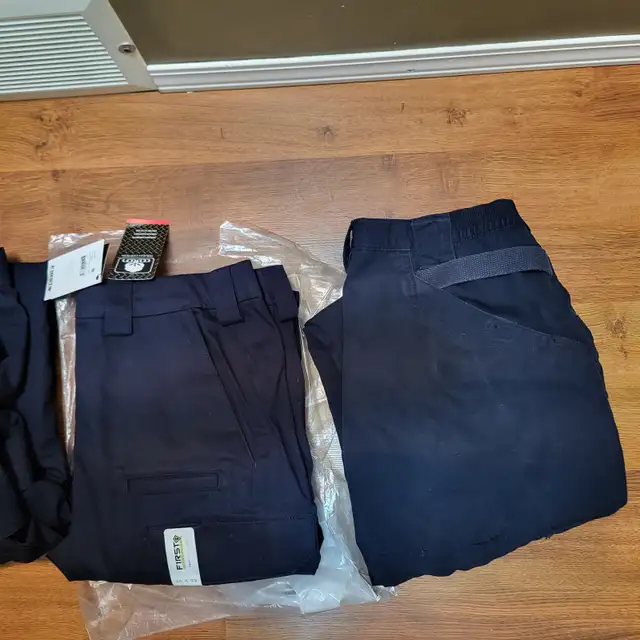Mens tactical pants dark blue 36x32 brand new & gently used! - Photo 2