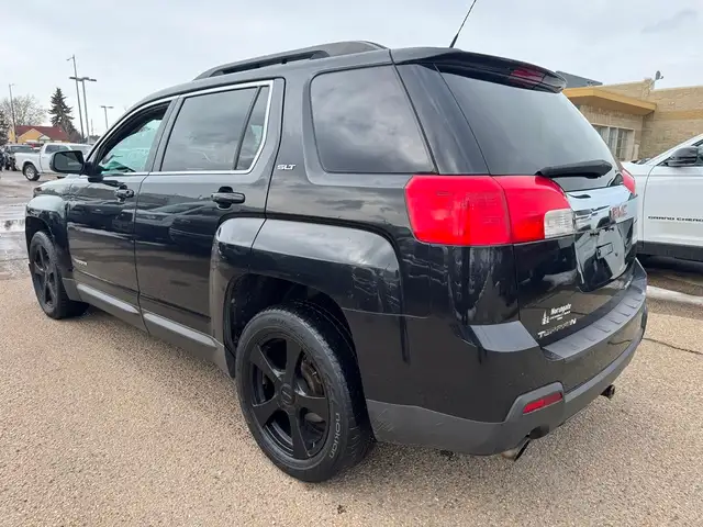 2011 GMC Terrain SLT AWD V6 - 191K - CLEAN CAR FAX - LOADED - Photo 3