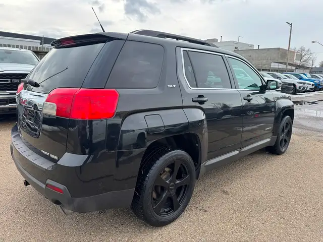 2011 GMC Terrain SLT AWD V6 - 191K - CLEAN CAR FAX - LOADED - Photo 5