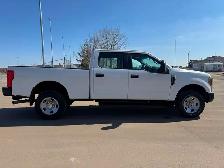 2017 Ford Super Duty F-350 SRW ONLY 129K - 4WD Crew Cab - CLEAN - Photo 6